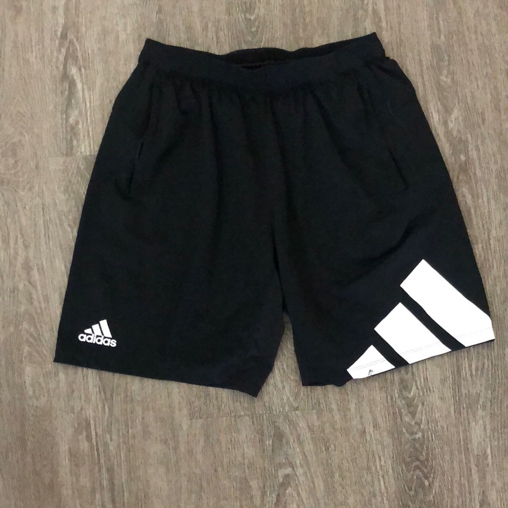 Men’s adidas shorts. Size L.